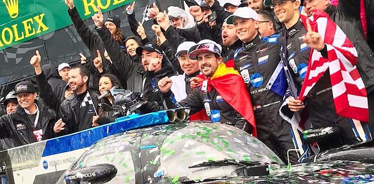 Alonso, feliz tras la victoria en #daytona24