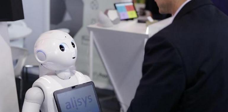 MWC19 el primer robot que lee los datos del DNI y los registra en blockchain 