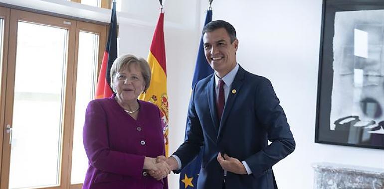 Pedro Sánchez y Angela Merkel analizan en Bruselas la futura agenda estratégica europea