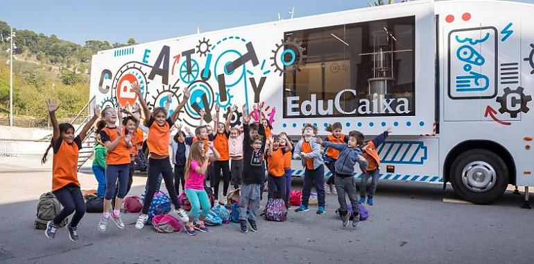 El autobús Creactivity de EduCaixa recorre Asturias