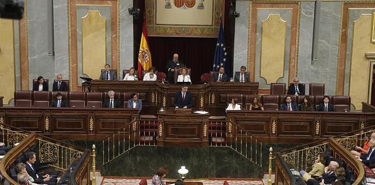 Los españoles invitarían a cenar a Sánchez y Rivera