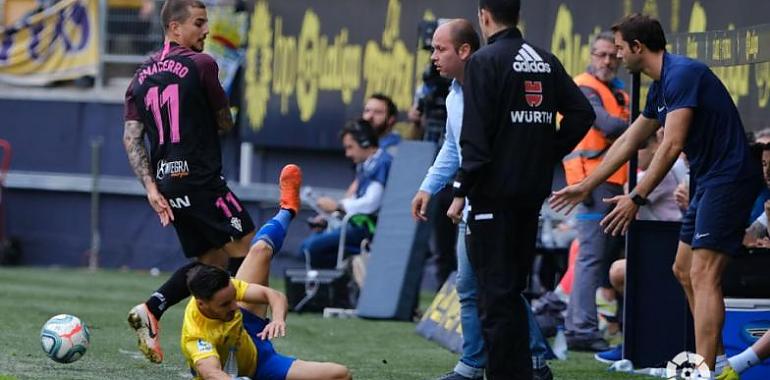 El Sporting perdió por 3-1 en el Ramón de Carranza ante el Cádiz