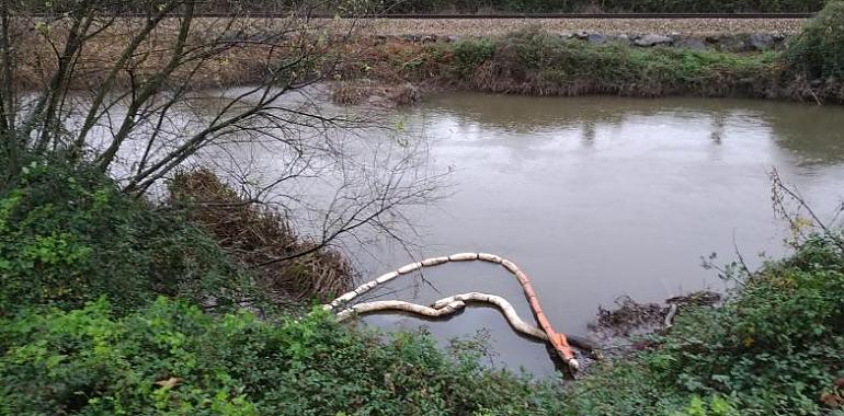 Alertan de nuevos vertidos en la Ría de Avilés