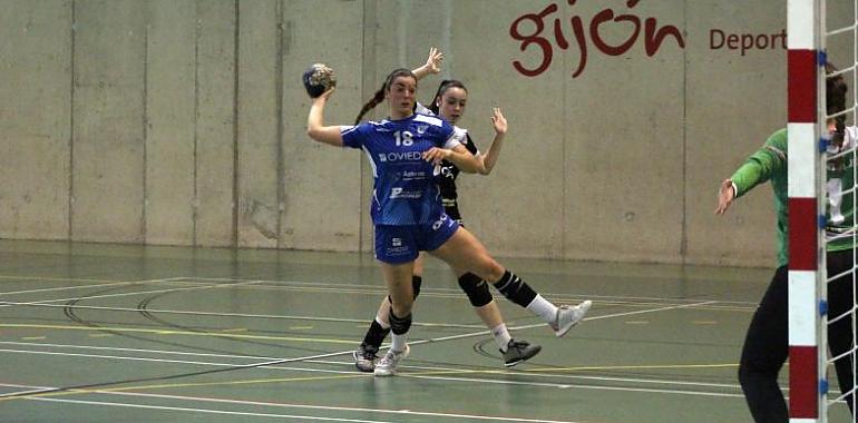 El Oviedo Balonmano Femenino triunfa en Gijón