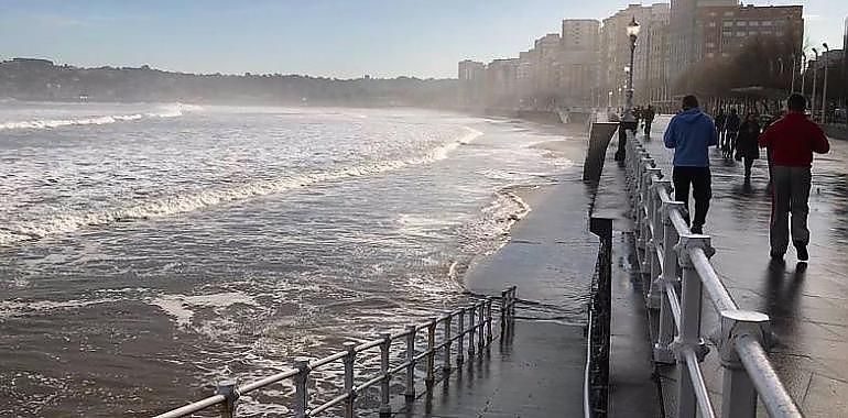 Gijón prolongará el corte de tráfico en el muro hasta la rotonda del Piles