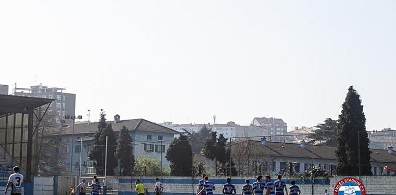 Babá, fuerza para el centro del campo del Avilés Stadium