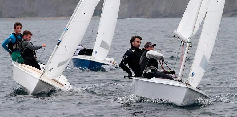 Francisco Palacio y Ángela Pumariega nuevos campeones de Asturias de Snipe