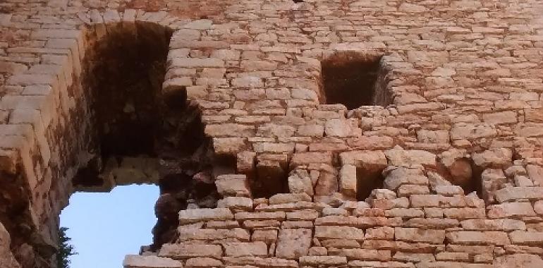 El torreón de Peñerudes, en Asturias, entra en alerta roja