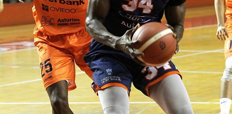 El Liberbank Oviedo Baloncesto cae en el último encuentro de pretemporada por 75-73.