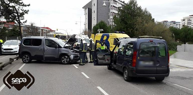 Excarcelado un conductor herido en una colisión en Salinas