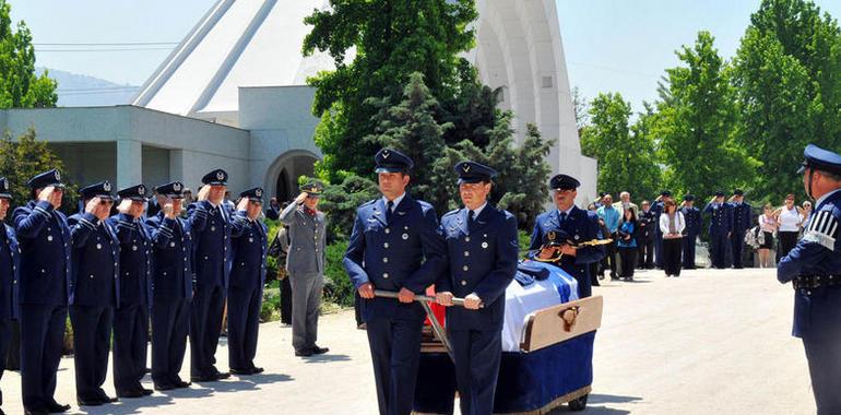 Cerca de mil personas dieron un emotivo adiós al Teniente Cristian Padilla Bravo, de la FACh