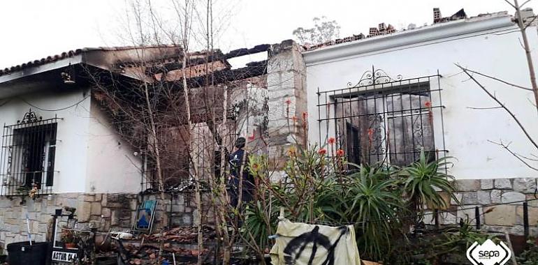 Dos quemados de gravedad en el incendio de una vivienda en Ribadesella