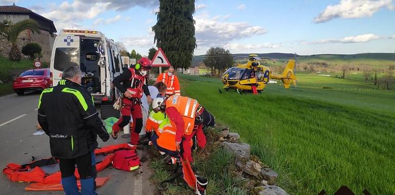 Herido grave un motorista en El Pedregal de Tineo