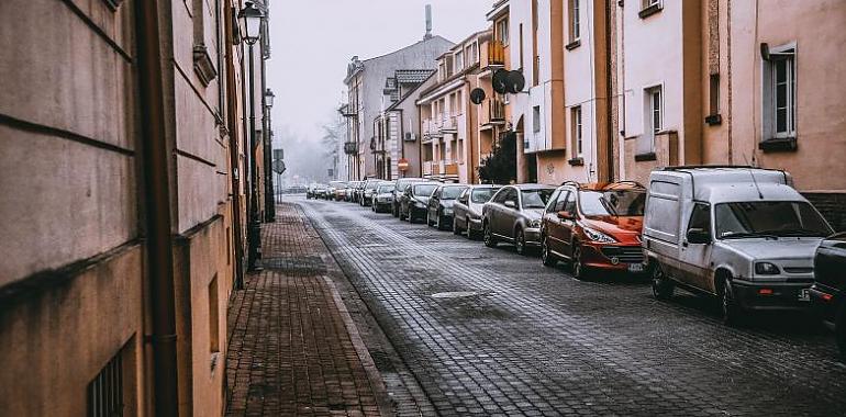 Peligro en la carretera: la crisis repercute en coches más viejos, sin seguro ni ITV 