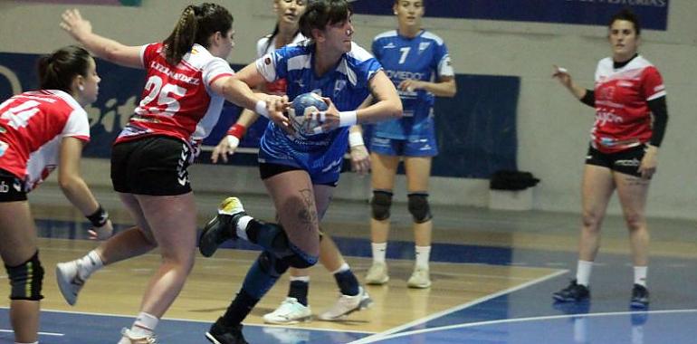 El Oviedo Balonmano Femenino también gana el derbi 