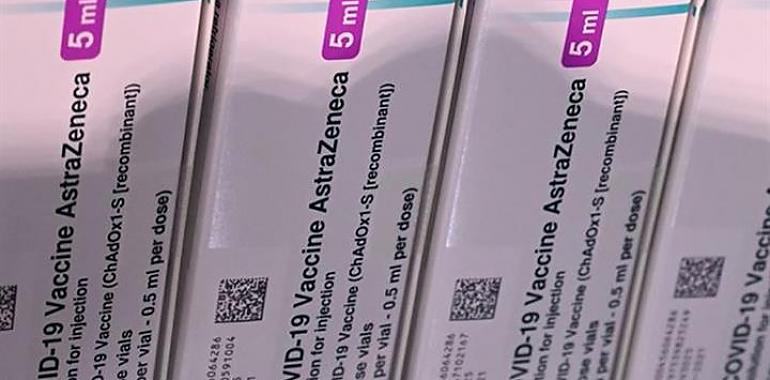 Se amplía de 12 a 16 semanas la administración de la segunda dosis de AstraZeneca en menores de 60 años