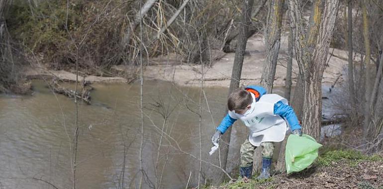 ¿Por qué los españoles tiramos tanta basura en la naturaleza?