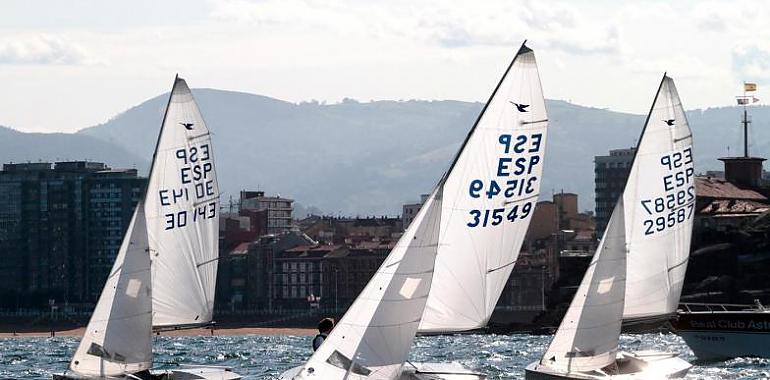 Este fin de semana se estrena la temporada de otoño de cruceros y vela ligera en Gijón