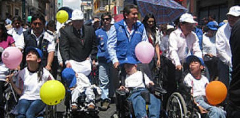 Multitudinaria marcha en Riobamba por los derechos de las personas con discapacidad 