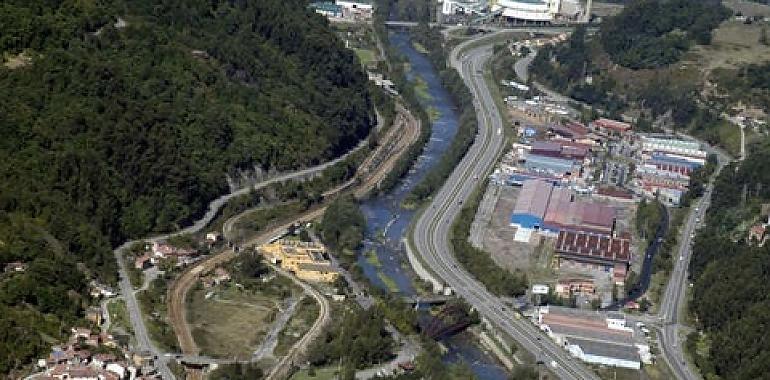 Firmados dos convenios de fondos mineros que movilizarán 802.000 euros para mejorar los polígonos de Fábrica de Mieres y Vega de Baíña