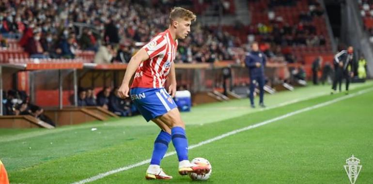 El Almería vence al Sporting en la prolongación