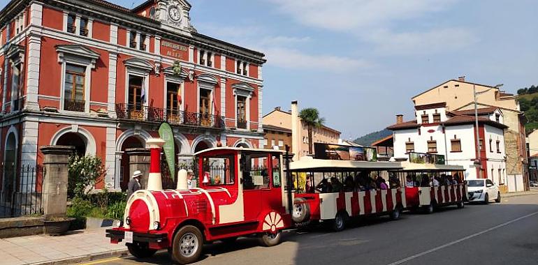 Ya funciona de nuevo el tren turístico de Aller