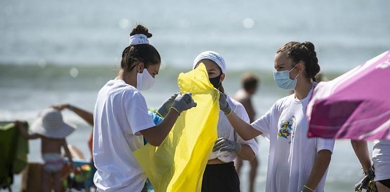 El Proyecto LIBERA recoge más de 130 kilogramos de basuraleza en nueve puntos de la costa asturiana