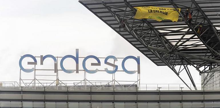 Se le exige a Endesa que deje de obstaculizar la instalación de placas solares en bloques de viviendas y comunidades energéticas