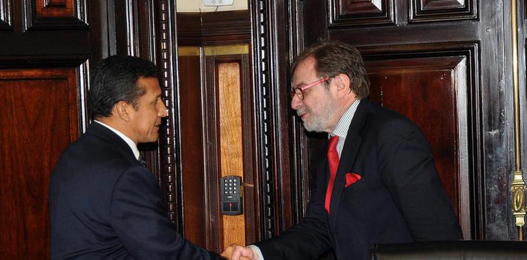 Humala recibe a Juan Luis Cebrián