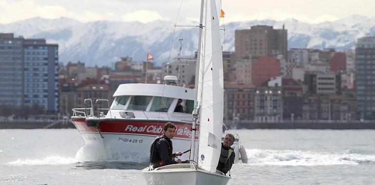 Emocionante Final del Trofeo de Primavera de Crucero y Snipe en el Real Club Astur de Regatas