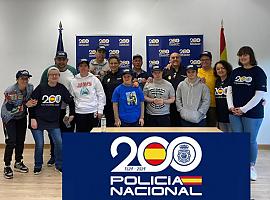 La Policía Nacional celebra su bicentenario con una jornada inclusiva junto a la Asociación Nora