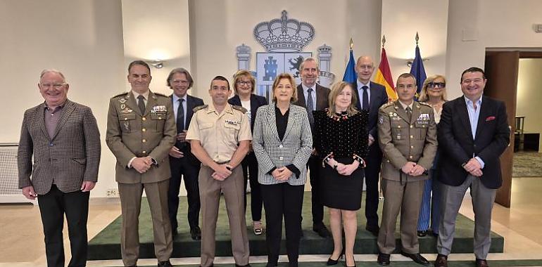 La Delegada del Gobierno en Asturias rinde homenaje a los galardonados por "Mierenses en el Mundo"