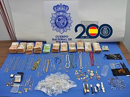 La Policía Nacional desmantela en Oviedo un grupo especializado en robos en domicilios