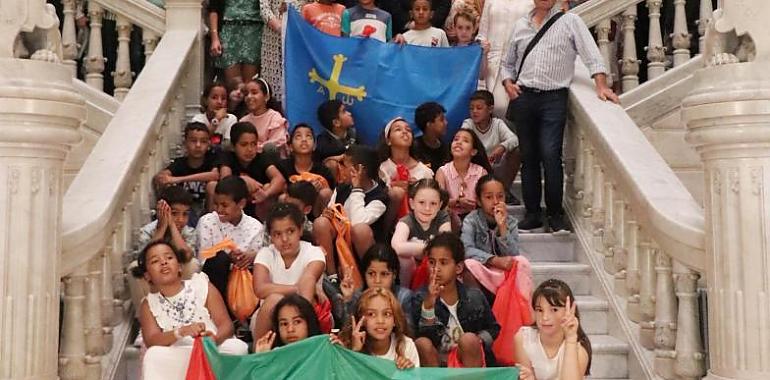 Asturias recibe con calidez a la delegación saharaui del programa "Vacaciones en Paz"