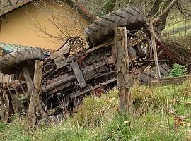 Tragedia en Cudillero: Fallecen dos personas en un accidente con un tractor