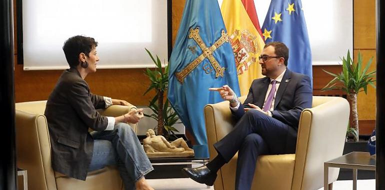 Adrián Barbón y Elma Saiz abordan claves para el futuro de la inclusión y el empleo en Asturias