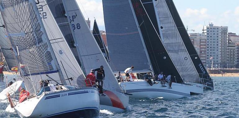 El Taxus Medio Ambiente triunfa en la XXXIV Regata Villa de Gijón - Trofeo El Comercio