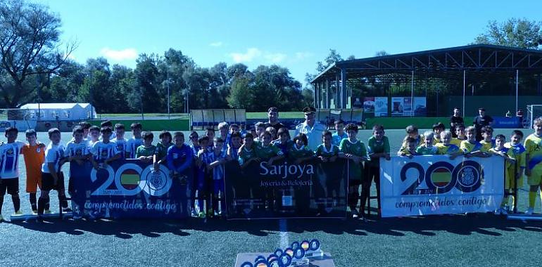 La Policía Nacional celebra su bicentenario con un torneo de fútbol en Siero, reuniendo a más de 200 jóvenes deportistas