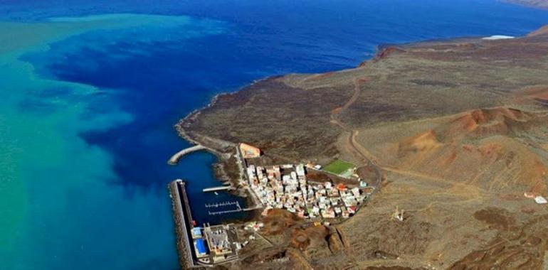 El semáforo rojo por riesgo volcánico en El Hierro se limita a la zona de exclusión marítima