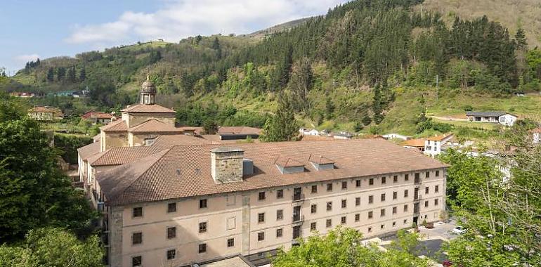 "Viña y Obra" regresa a Cangas del Narcea con una propuesta cultural única que fusiona vino, arte y ciencia