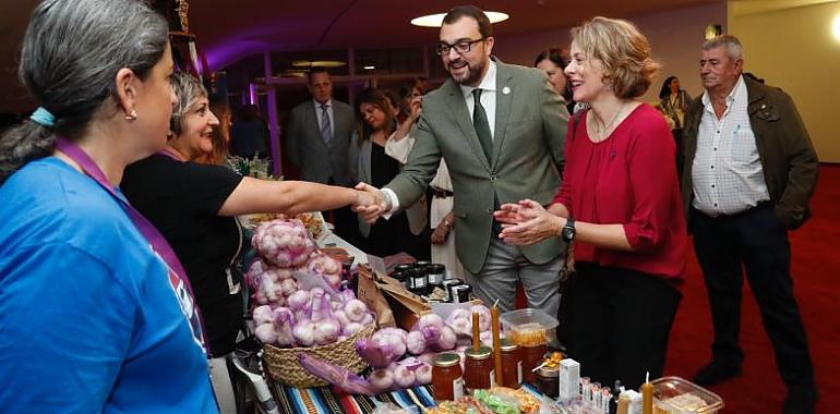 Barbón reafirma su compromiso con las mujeres rurales: Estatuto y beneficios para emprendedoras del agro