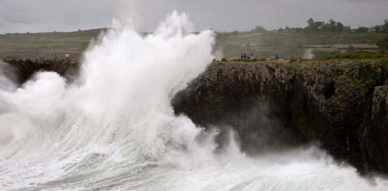 Kirk desata el caos en Asturias: vientos huracanados, lluvias torrenciales y la amenaza de una nueva galerna