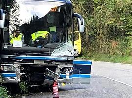 Trágico accidente en Tineo deja un fallecido y dos heridos en la AS-215