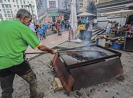 Gascona celebra su tradicional amagüestu con éxito rotundo: mil kilos de castañas y sidra dulce para todos