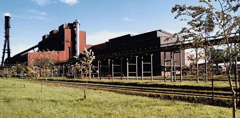 ArcelorMittal frena su revolución verde en Gijón: la descarbonización choca con el caos político y energético en Europa