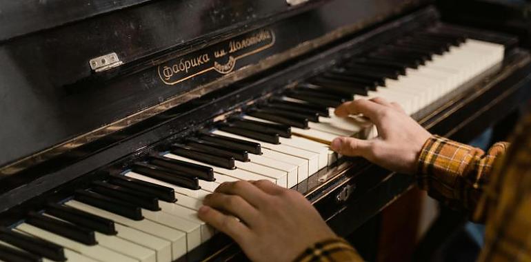 Avilés celebra la Navidad con un concierto de 200 alumnos del Conservatorio Julián Orbón