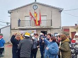 Villar de Corneja: el pueblo que celebra el Año Nuevo al mediodía para que sus mayores no trasnochen