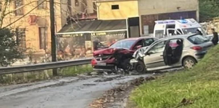 Choque frontal en la carretera del Infanzón reaviva la alarma por la seguridad vial en Gijón