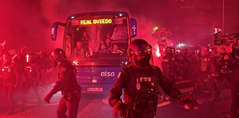 Detenidos un juez y un militar en Oviedo por agresión e insultos a la Policía antes del derbi asturiano