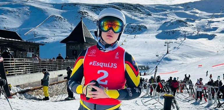 Guzmán Carro, medalla de plata en la Copa de España Inclusiva de Esquí Alpino en Sierra Nevada